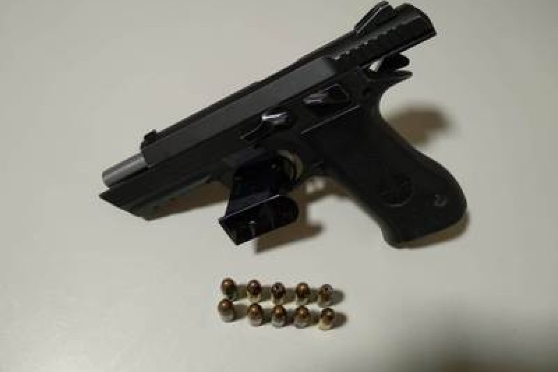Foto: Denúncia encaminhada à DRFR/Eunápolis resultou na apreensão da arma, de calibre 9mm, e dez munições